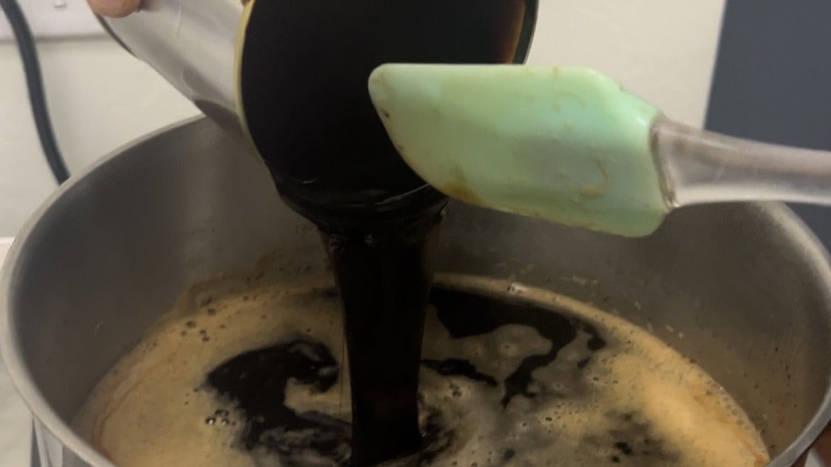 Adding Mr Beer Extract to complete our wort